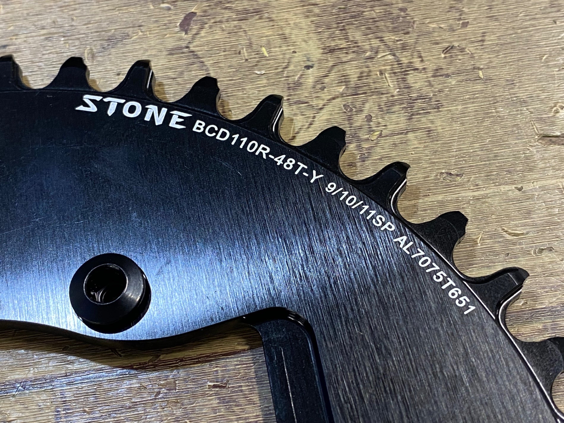 JU738 ストーン STONE ラウンドシングルチェーンリング 48T BCD110