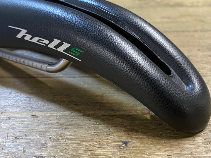 KP371 Selle SMP hell s サドル 黒 138mm aisi 304 tubeレール