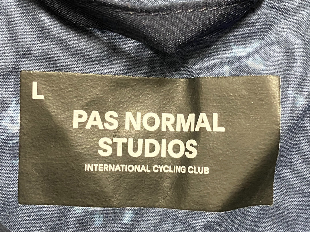 KA569 パスノーマルスタジオ PAS NORMAL STUDIOS STOW AWAY GILET ジレ サイクルベスト ネイビー 総柄 L