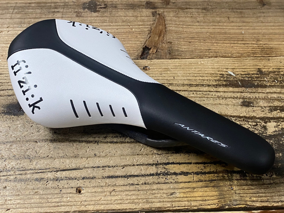 KJ061 フィジーク fizik ANTARES TEAM EDITION 2017 サドル 白黒 Regular CARBONレール MUD GUARD 付属