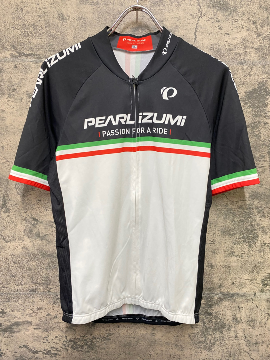 KA053 パールイズミ PEARL iZUMi 半袖 サイクルジャージ 黒 白 XL ※スレ