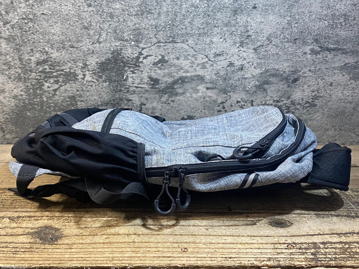 KC187 パールイズミ PEARL iZUMi リュック バックパック グレー 黒