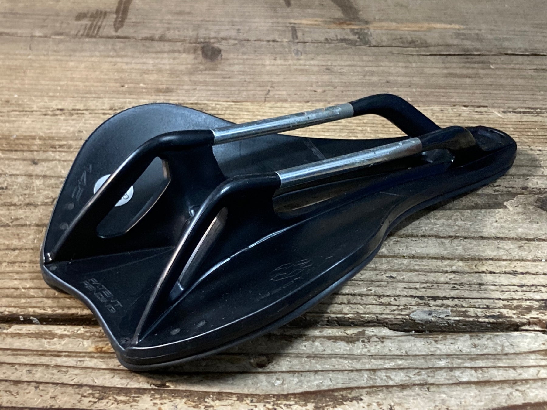 JZ021 セライタリア SELLE ITALIA NOVUS BOOST EVO サドル 黒 145mm