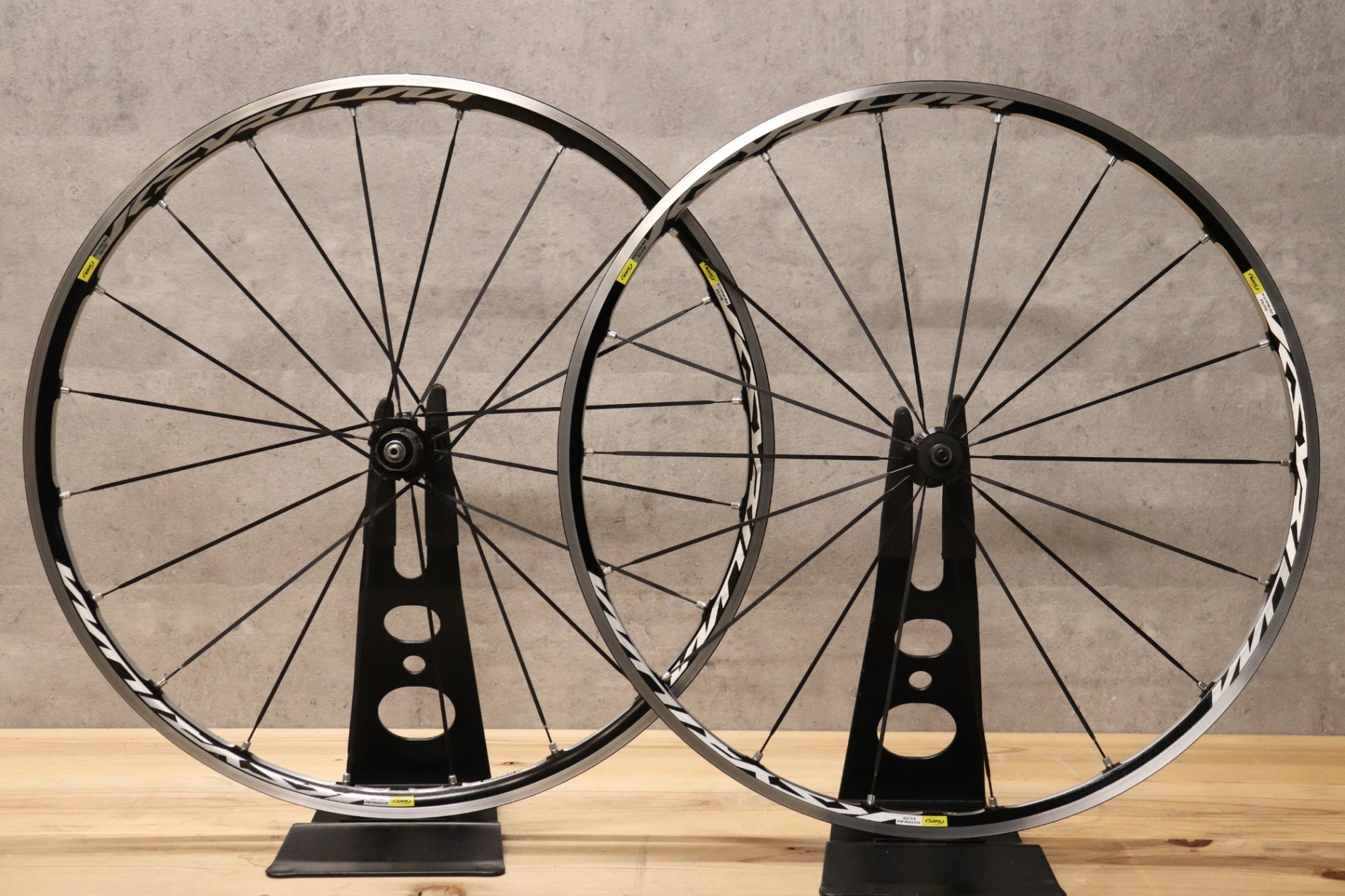 【美品】マビック MAViC キシリウムエリート前後クリンチャー シマノフリー マヴィック MAVIC キシリウムエリート KSYRIUM ELITE シマノ 12/11S