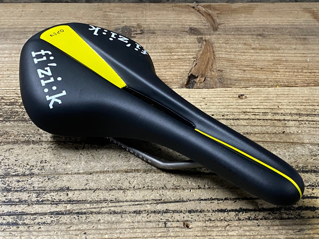 JS942 フィジーク fizik アンタレス ALIANTE R3 OPEN Kiumレール サドル 黒 黄 140mm kiumレール