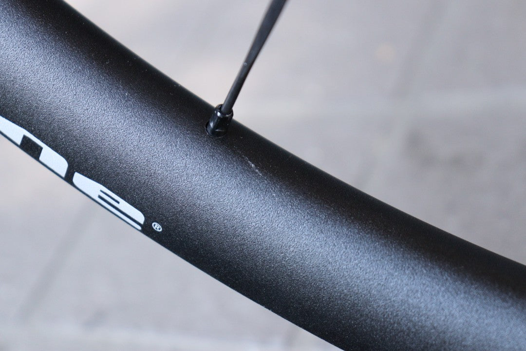 DT SWISS GR1600 スプライン Spline 25 DB 650B アルミ チューブレスレディ フロントホイール ワイドリム 24C 【横浜店】