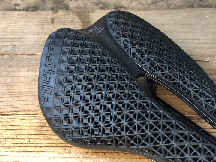 JW580 セライタリア selle italia ノヴァス NOVUS BOOST EVO 3D サドル カーボンレール 黒 145mm L3