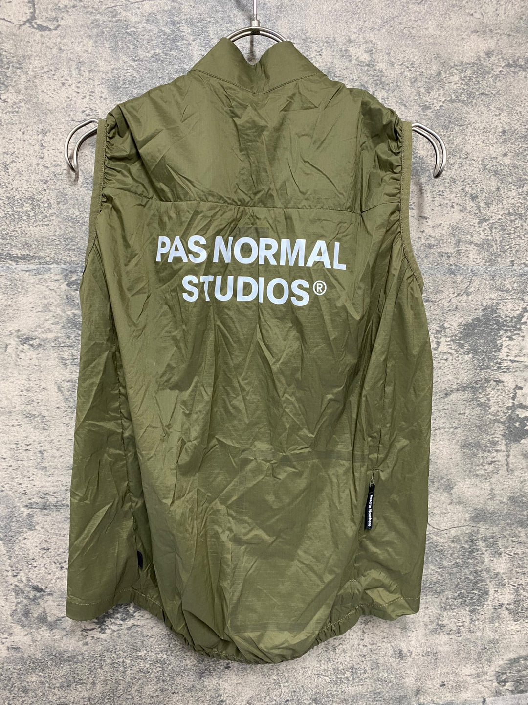 KA511 パスノーマルスタジオ PAS NORMAL STUDIOS ESSENTIAL INSULATED GILET ジレ サイクルベスト オリーブ M