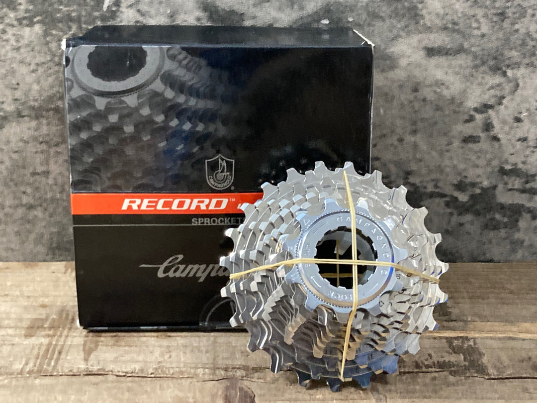 KI069 未使用箱入り カンパニョーロ Campagnolo レコード RECORD スプロケット 9枚チタン 11-23T 10S