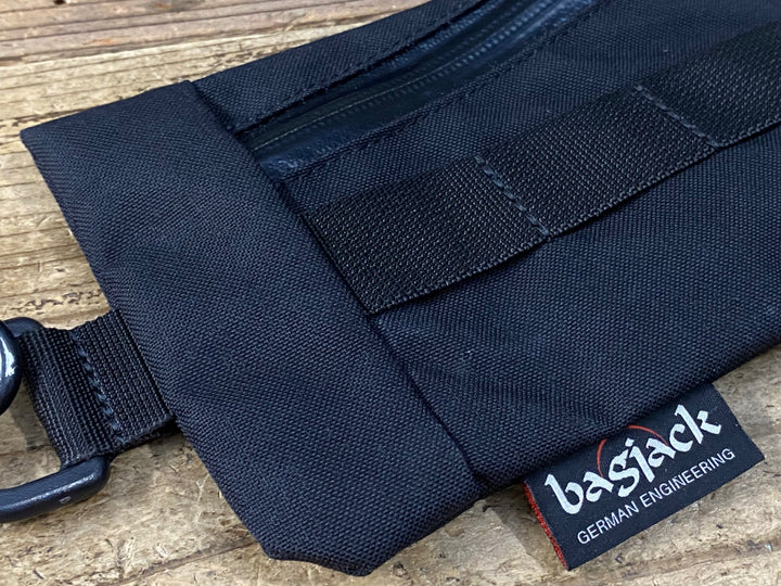 KJ510 バッグジャック bagjack MOBILE HOLDER TWIST モバイルポーチ 黒