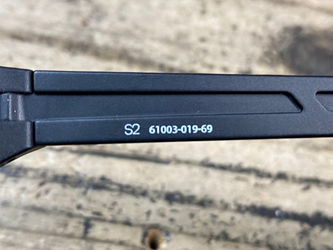 JY690 100% S2 サングラス アイウェア 黒