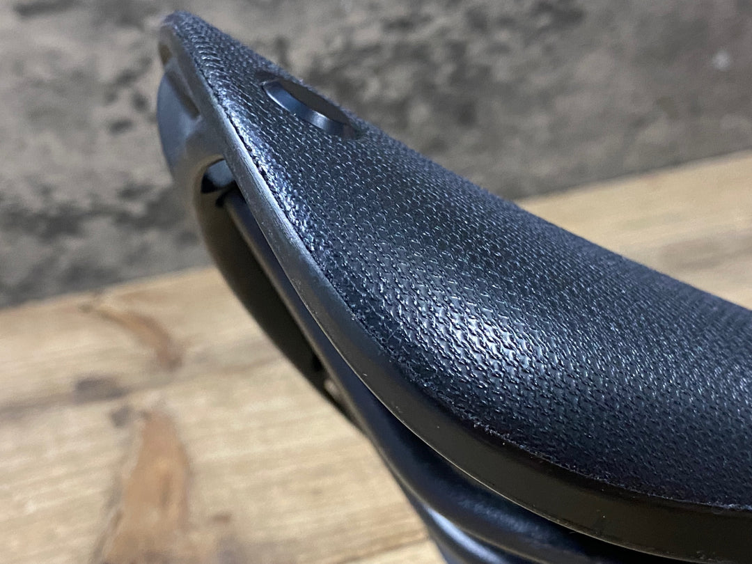 KH704 ブルックス BROOKS CAMBIUM C17 CARVED サドル 黒