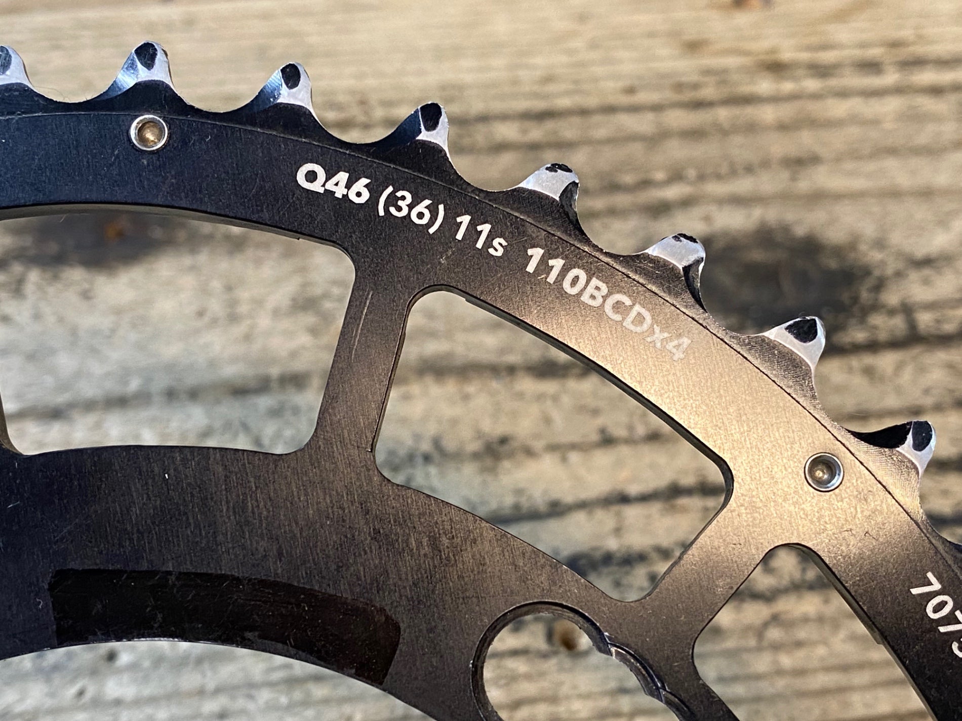 JS059 ローター ROTOR QRINGS アウター 楕円チェーンリング 46T 11S