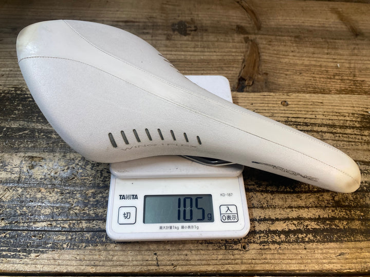 JO180 フィジーク fizik アリオネ ARIONE WING FLEX サドル kiumレール 白