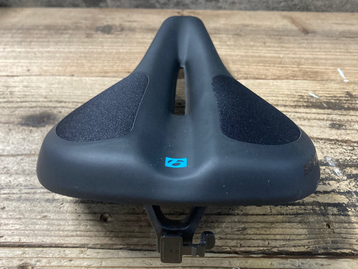 KJ005 ボントレガー BONTRAGER COMMUTER FLUID サドル 黒 165mm