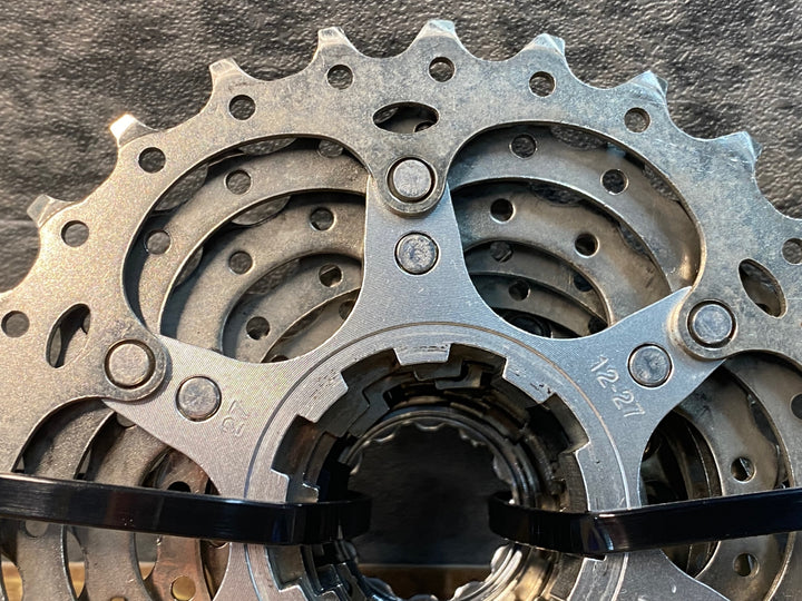 JI592 シマノ SHIMANO 105 CS-5700 スプロケット 12-27T 10S