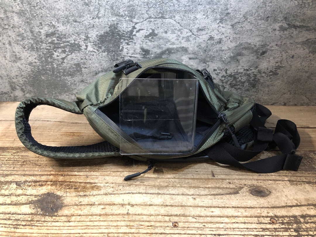 KE580 ジャックウルフスキン Jack Wolfskin メッセンジャーバッグ カーキ