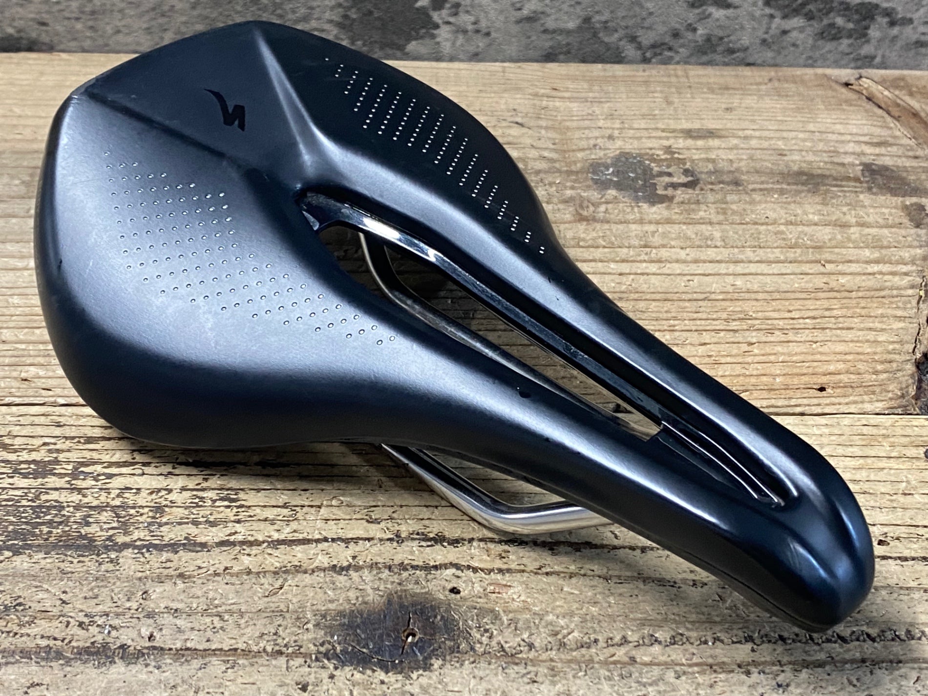 JP740 スペシャライズド SPECIALIZED POWER COMP サドル 黒 143mm
