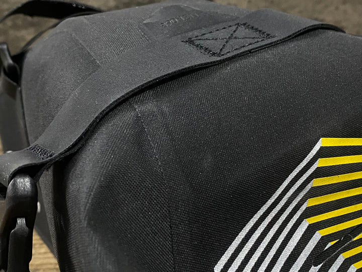 KO025 アピデュラ APIDURA レーシングサドルパック 防水 サドルバッグ 5L