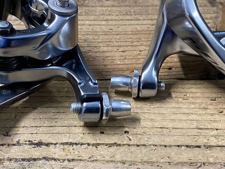 JV198 シマノ SHIMANO 105 BR-R7000 ブレーキキャリパー シルバー 前後セット ※社外アジャスター