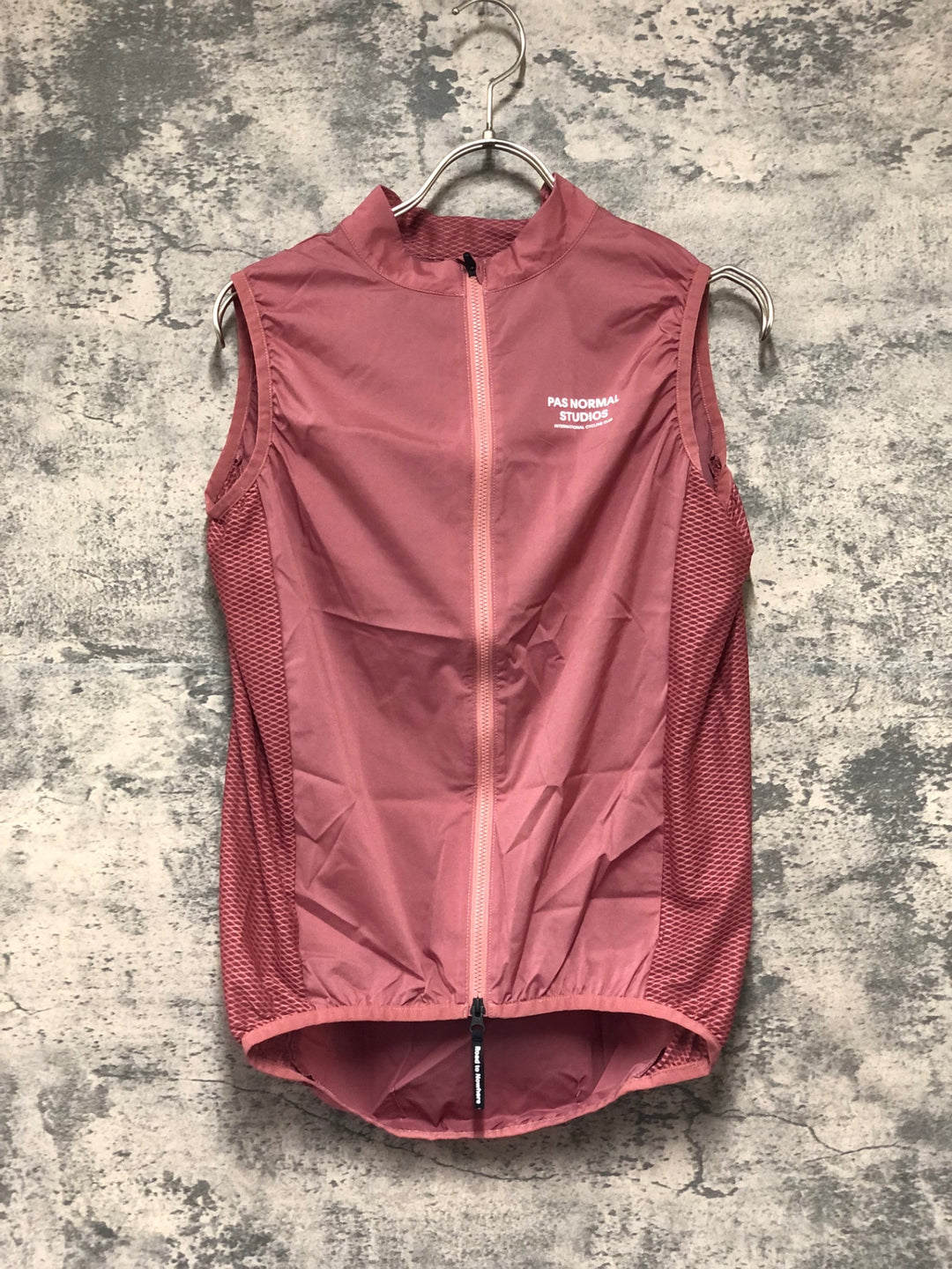 KK159 パスノーマルスタジオ PAS NORMAL STUDIOS MECHANISM STOW AWAY GILET ジレ 赤 M