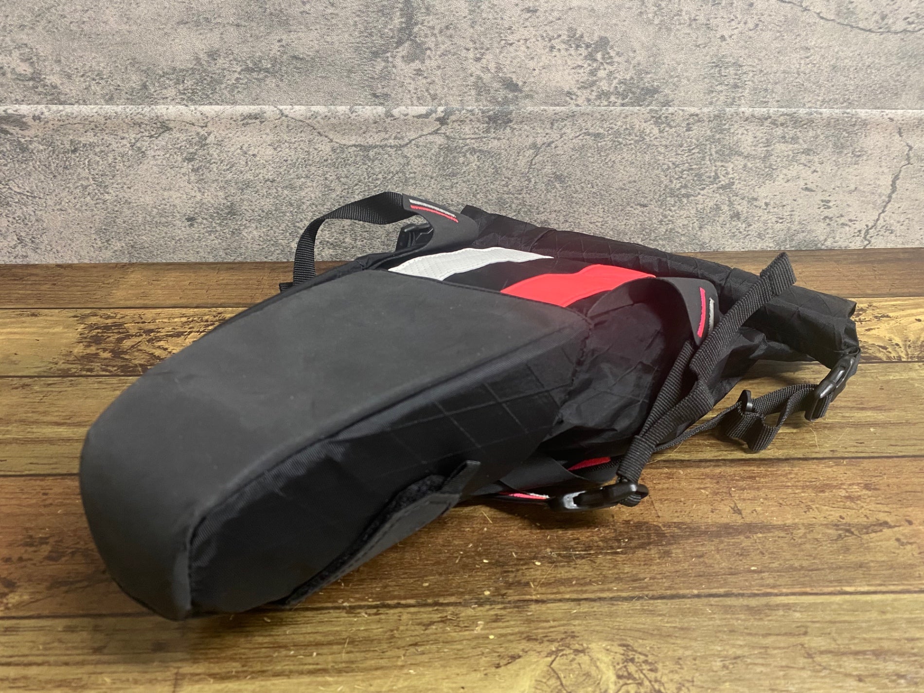 JY148 ラファ Rapha アピデュラ APIDURA サドルバッグ 黒 – BICI AMORE