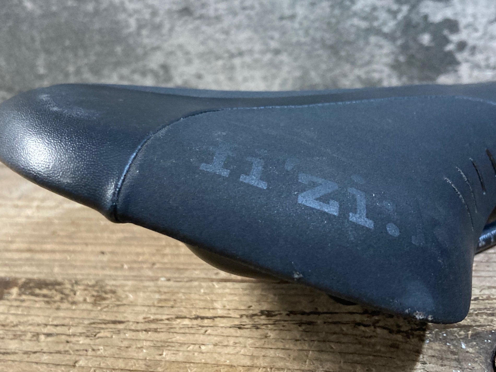 KC345 フィジーク fizik アンタレス ANTARES R5 サドル 黒 S_ALLOY