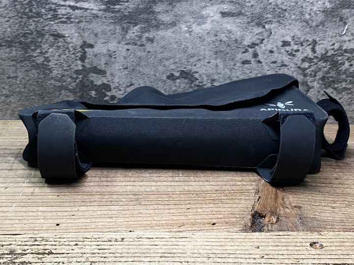 JP782 アピデュラ APIDURA RACING TOP TUBE PACK 1L トップチューブバッグ黒