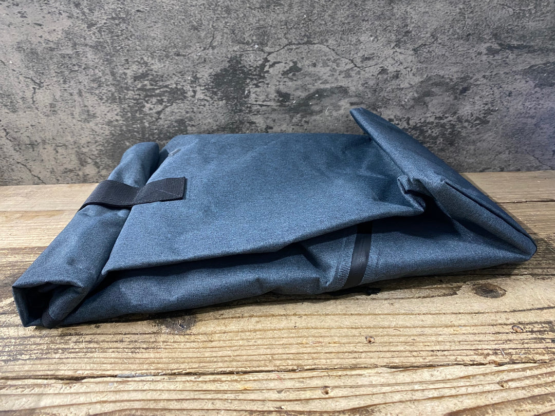KL342 アデプト ADEPT アーバナイト Urbanite キャリア パニア バッグ