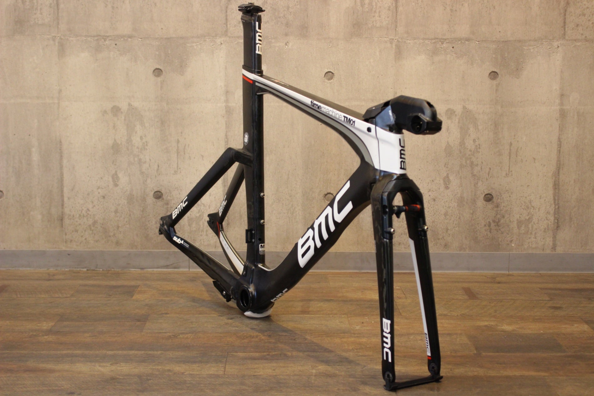 BMC タイムマシン TM01 TIMEMACHINE 2013 M-SHORTサイズ カーボン TT