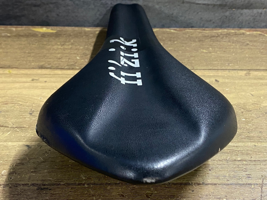 KO375 フィジーク fizik ARIONE VS サドル 黒 MANGANESEレール ※プレート欠品