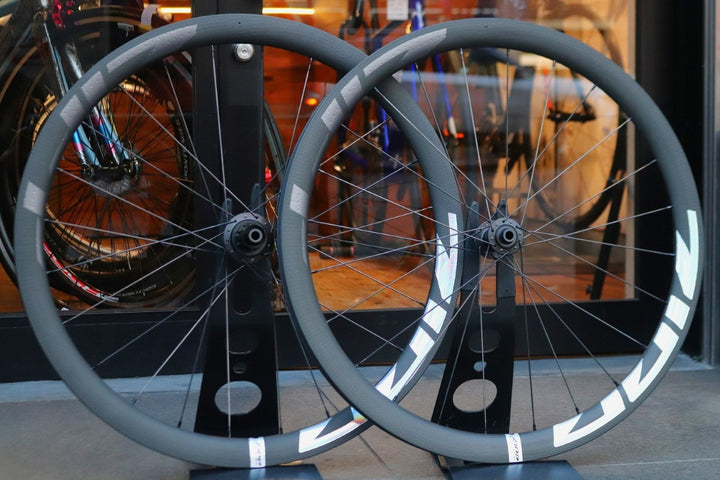 ジップ ZIPP 303 FIRECREST DISC FORCE EDITION カーボン チューブレスレディ ホイールセット シマノ 11/12S ワイドリム 【東京南麻布店】