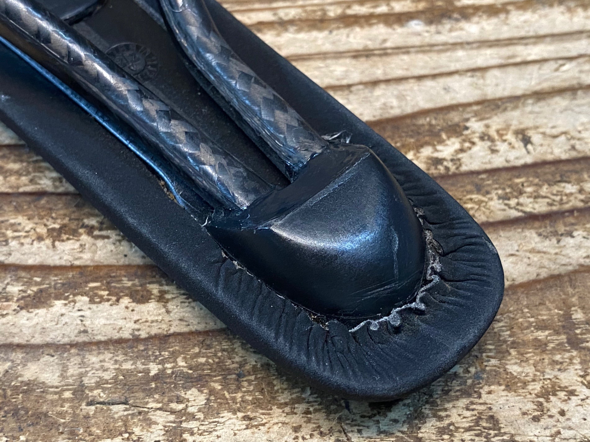 JG149 フィジーク fizik アンタレス ANTARES R1 OPEN サドル 140mm 黒