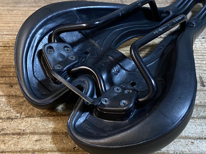 KB006 SELLE SMP TRK サドル 黒 160mm