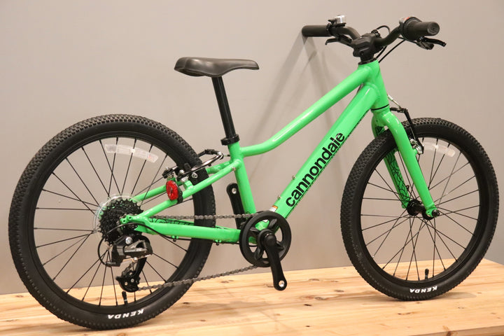 未使用 キャノンデール CANNONDALE キッズ クイック Kids Quick 20 2022モデル マイクロシフト 7S アルミ キッズバイク 20インチ 【仙台店】