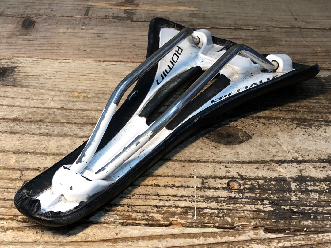 JR130 スペシャライズド SPECIALIZED ROMIN expert サドル 黒 143mm ※破れ