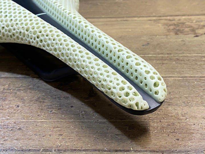 KH410 フィジーク fizik ANTARES VERSUS EVO 00 ADAPTIVE サドル カーボンレール 白