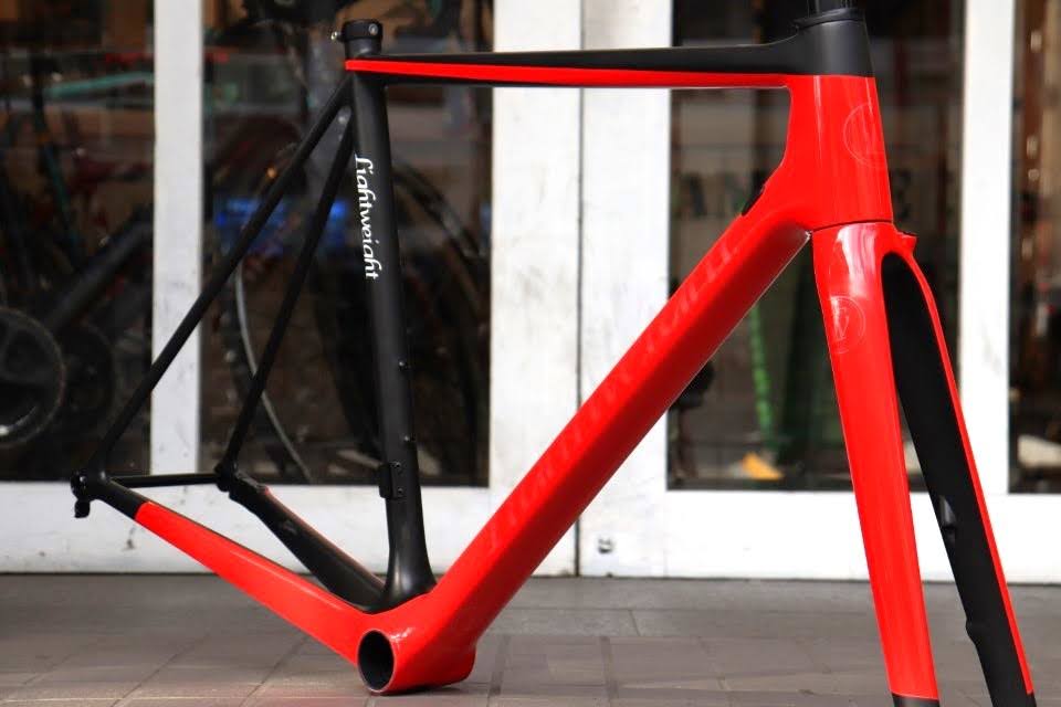 ライトウェイト Lightweight ウルゲシュタルト ディスク URGESTALT DISC 54サイズ カーボン ロードバイク フレー –  BICI AMORE ONLINE STORE