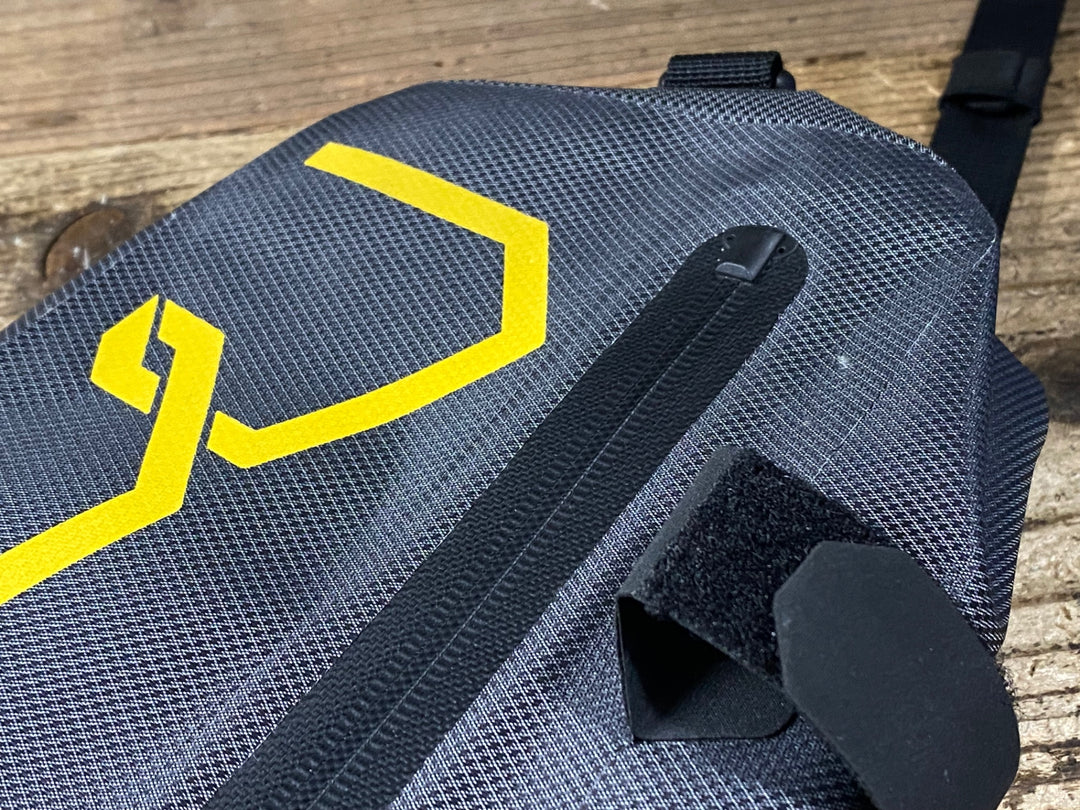 KK131 アピデュラ APIDURA フレームバッグ