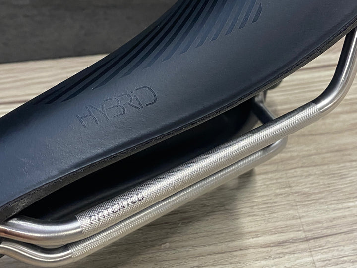 KE950 SELLE SMP HYBRID サドル 黒 140mm aisi 304 tubeレール