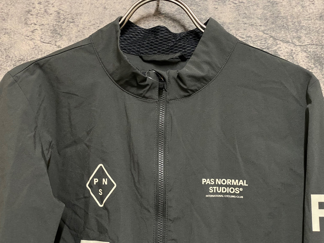 KA552 パスノーマルスタジオ PAS NORMAL STUDIOS MECHANISM STOW AWAY JACKET 長袖 ウインドブレーカー オリーブ L