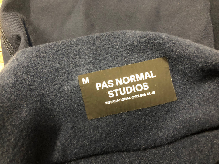 KM748 パスノーマルスタジオ PAS NORMAL STUDIOS LOGO KNEE WARMERS ニーウォーマー 紺 M 裏起毛