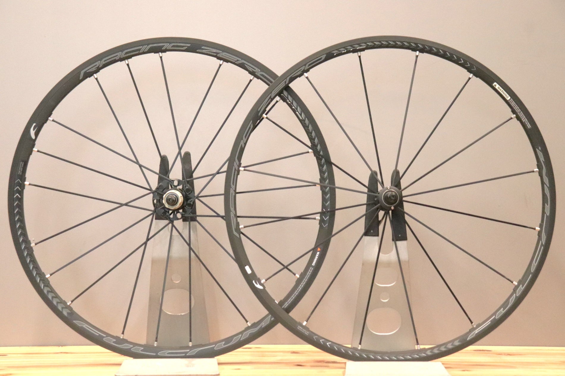 フルクラム FULCRUM レーシングゼロ ナイト RACING ZERO NITE アルミ