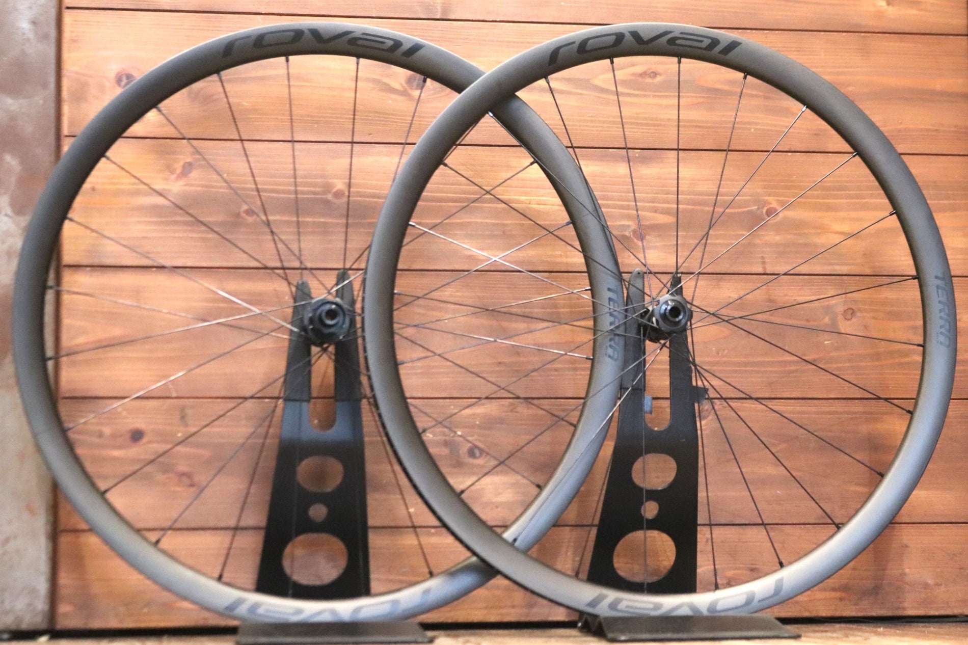 ロヴァール ROVAL テラ TERRA CL カーボン チューブレスレディ