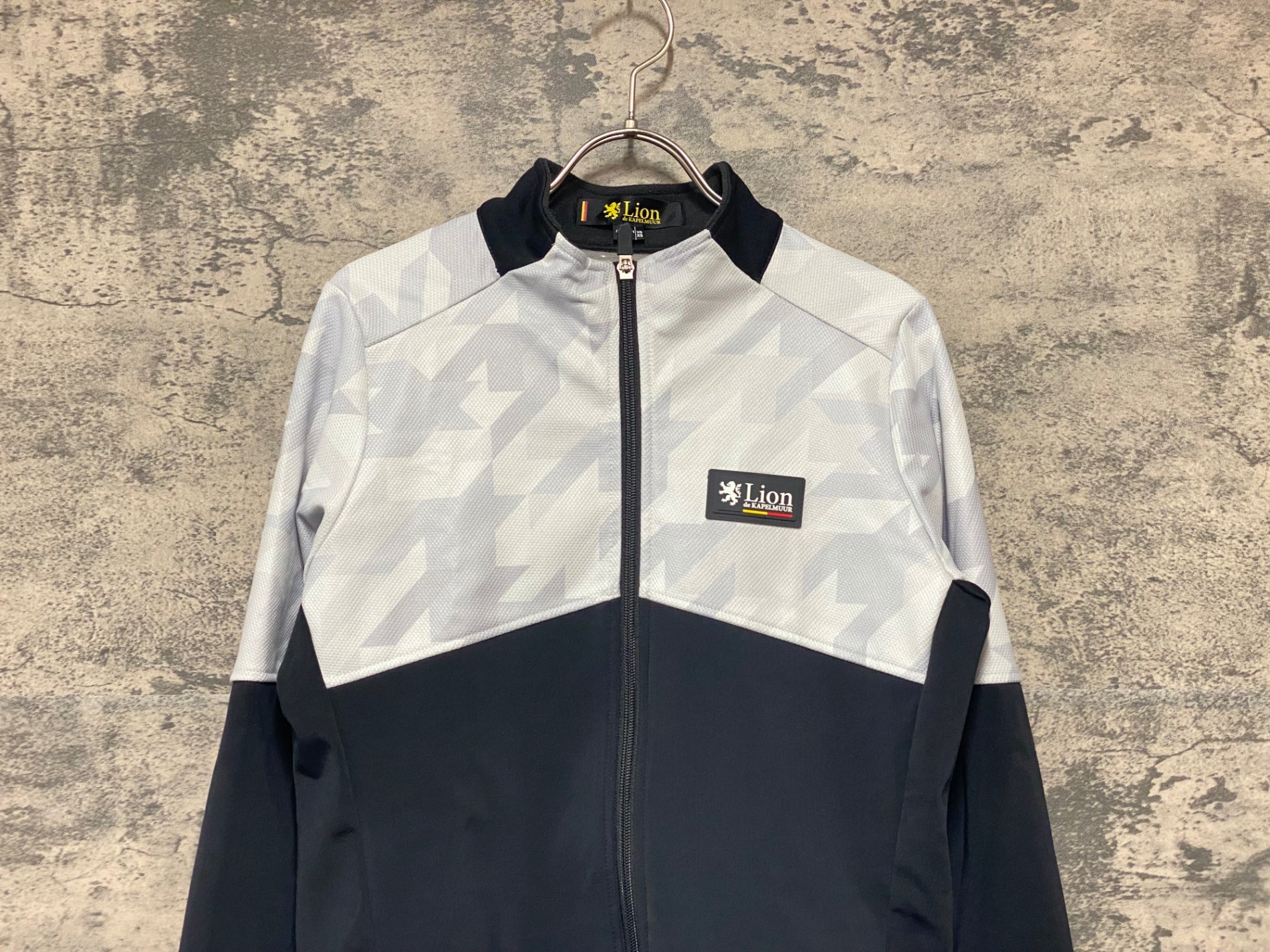 KJ828 リオンドカペルミュール Lion de kapelmuur 長袖 サイクル
