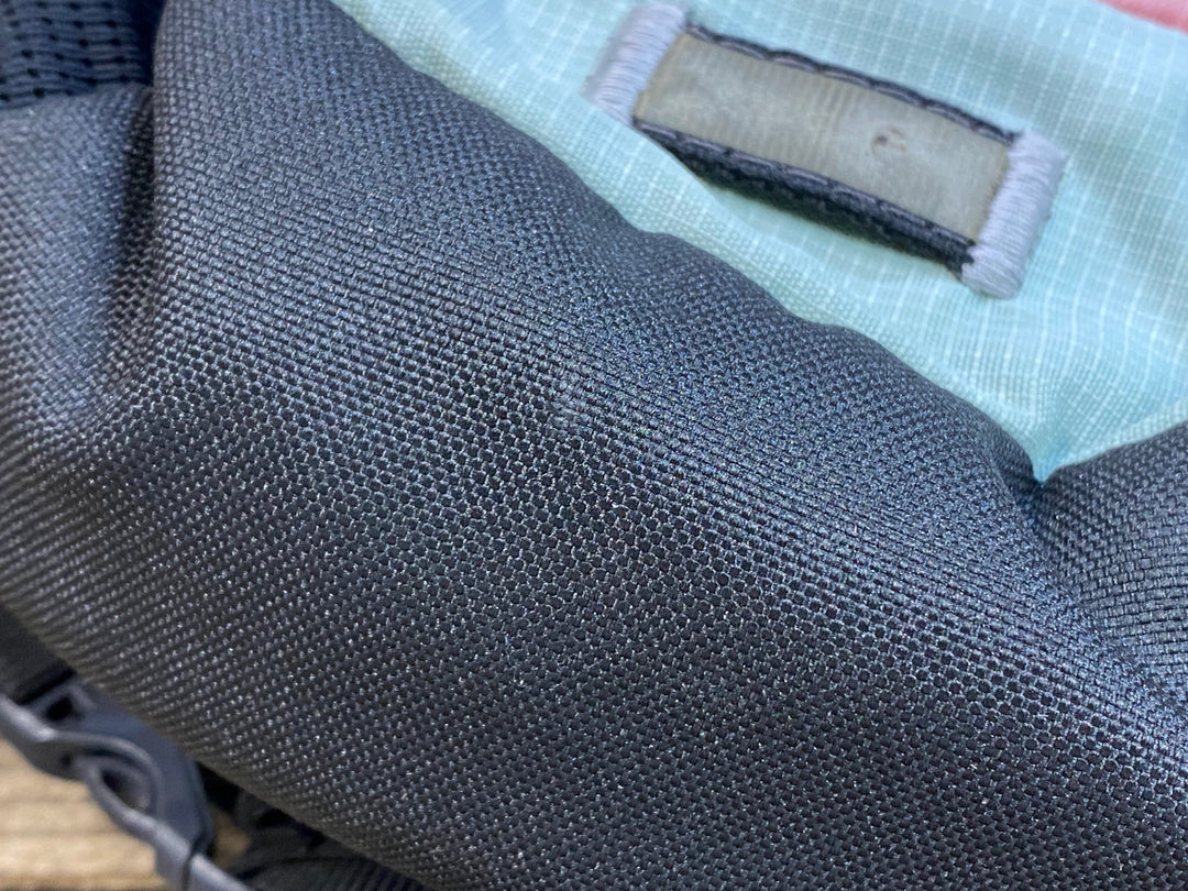 JX136 ドイター deuter ULTRA RIDE 6 リュック バックパック 黒 ピンク