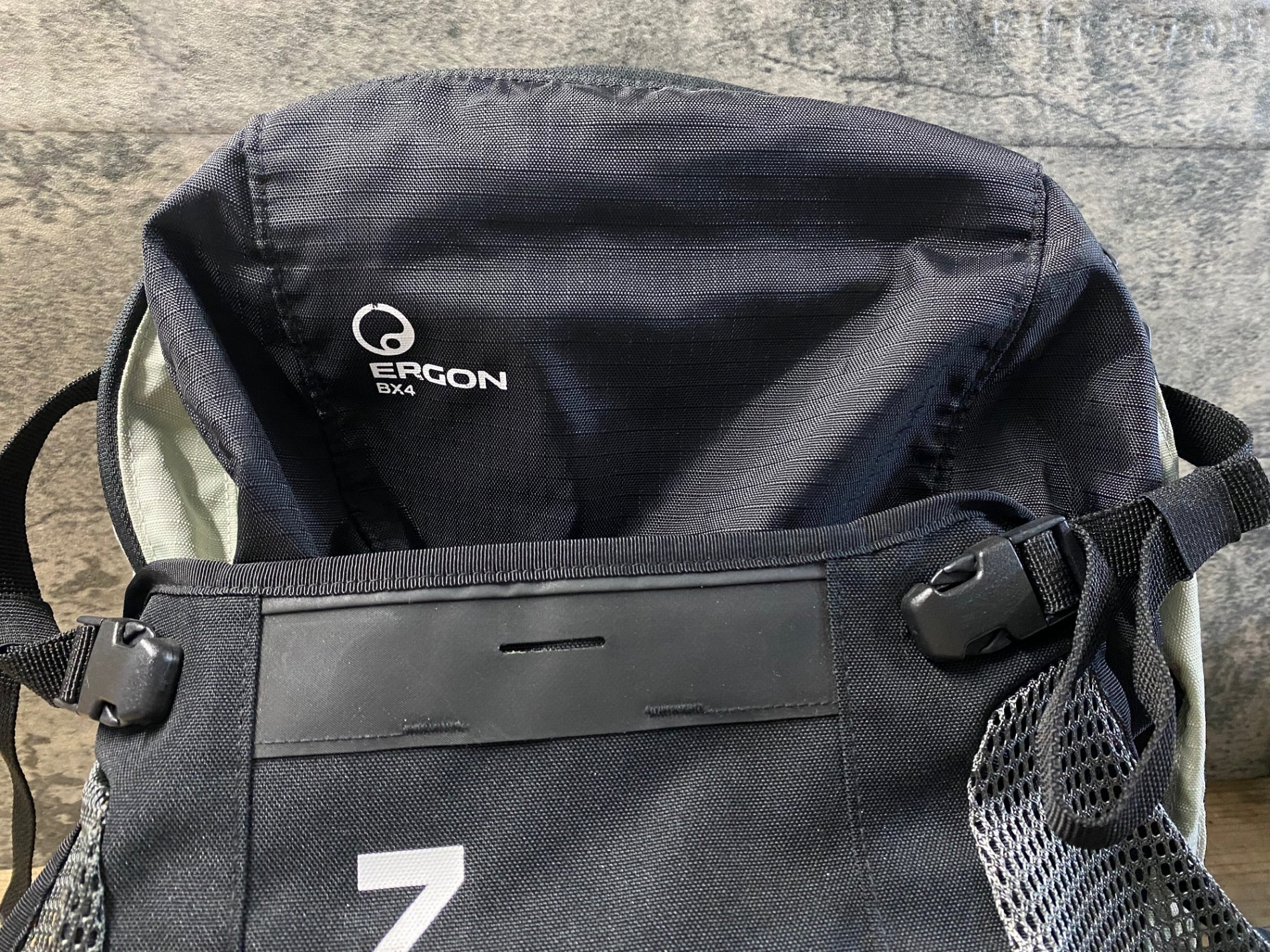 KE118 エルゴン ERGON BX4 リュックサック バックパック 黒 – BICI