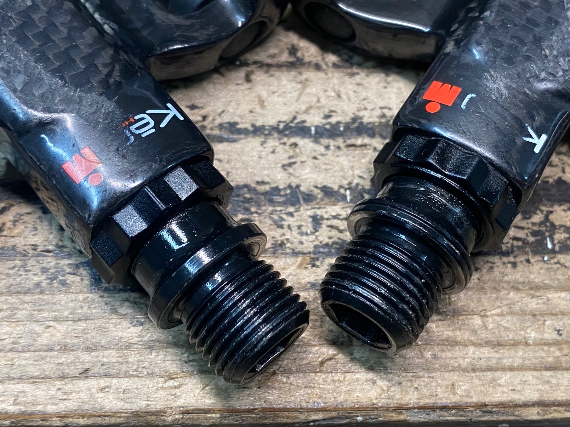 JN539 ルック LOOK ケオ KEO HM Ti CARBON ビンディングペダル 黒赤