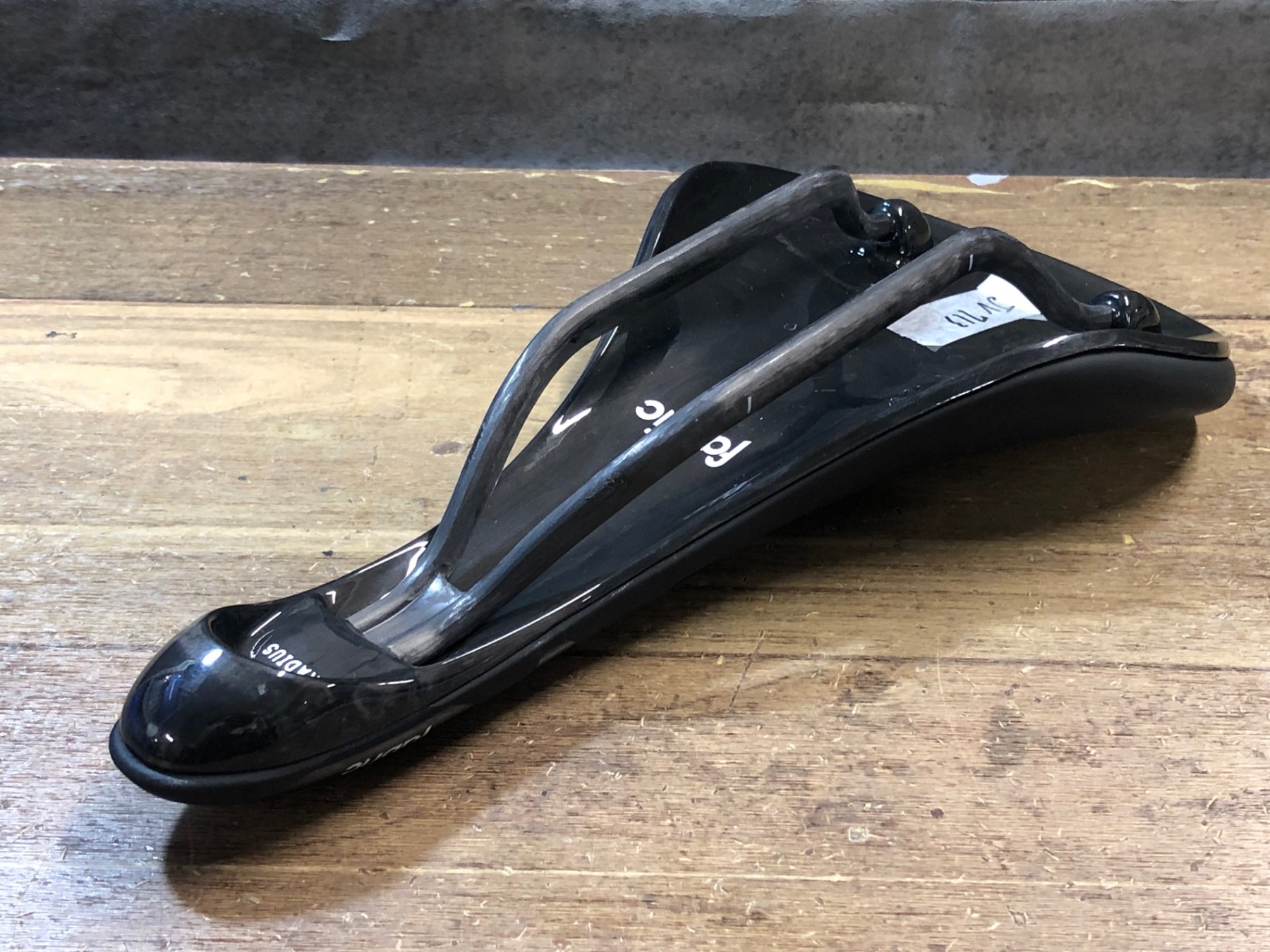 JV713 ファブリック FABRIC SCOOP RADIUS ULTIMATE サドル – BICI