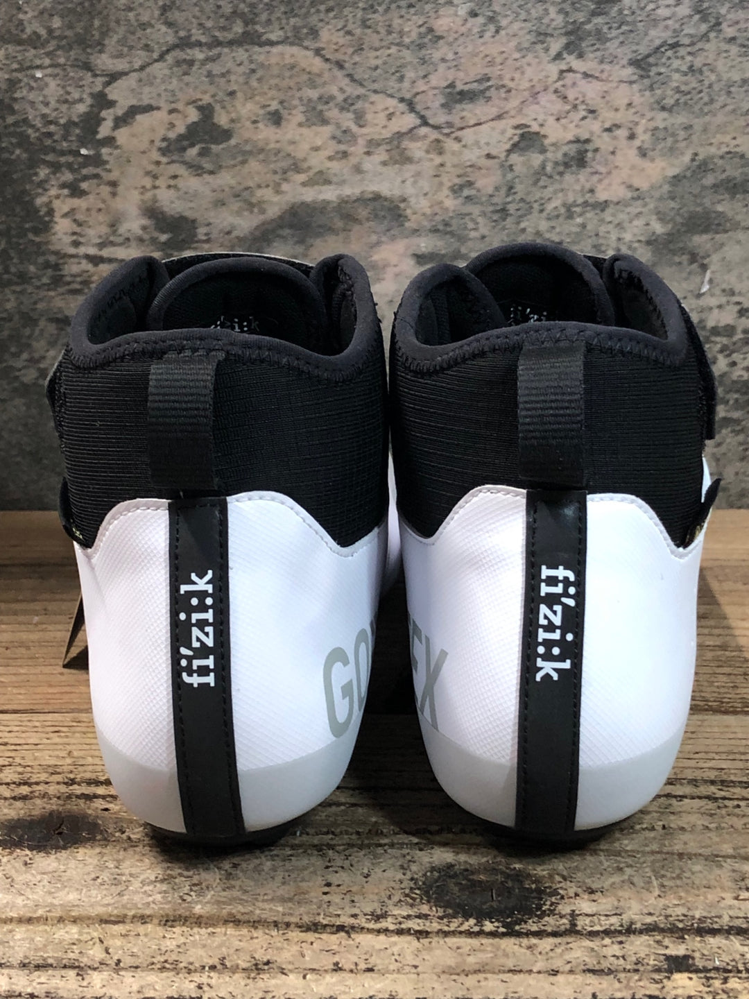 JV043 フィジーク fizik TEMPO ARTICA GTX ビンディングシューズ EU 41.5 白 GORE TEX 3穴 未使用